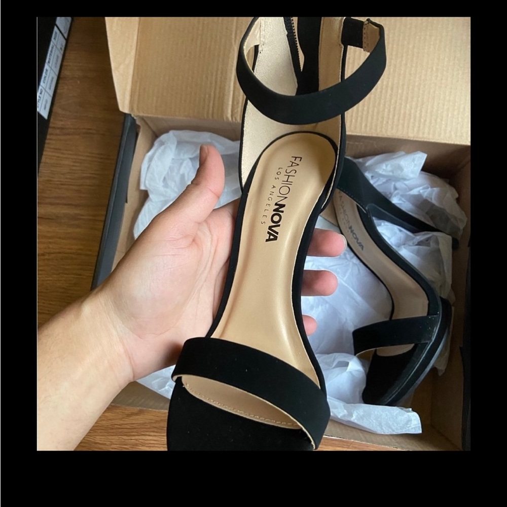 Fashion Nova Black Single-Band Open-Toe Heels